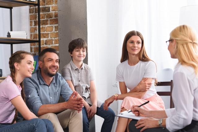 7 Clear Signs Counseling May Be Necessary in High-Stress Households